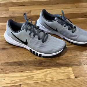 Nike Men's Athletic Gray Sneakers